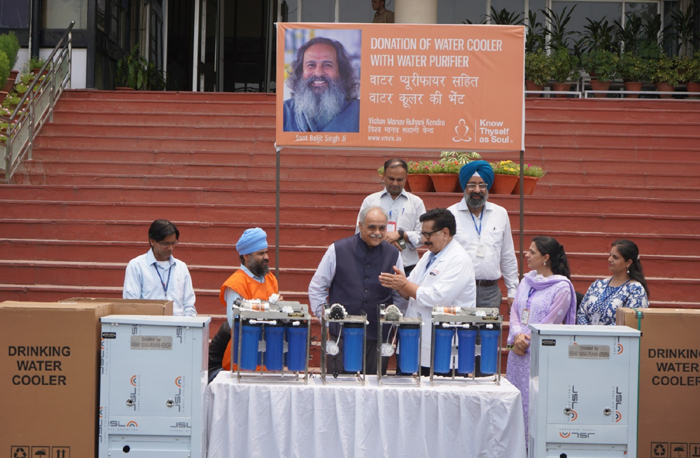 Vishav Manav Ruhani Kendra Nawan Nagar (VMRK) Continues Exemplary Acts of Charity with Donation of Water Coolers to PGIMER